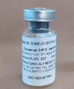 Suero de conejo con actividad de complemento